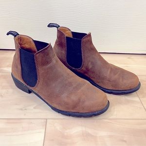 Blundstone heeled ankle Boot - Women’s Size 11